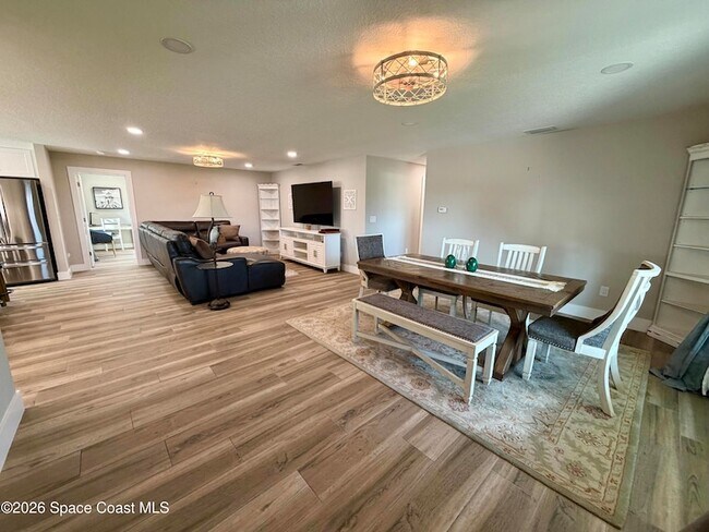 Building Photo - 140 Norwood Ave