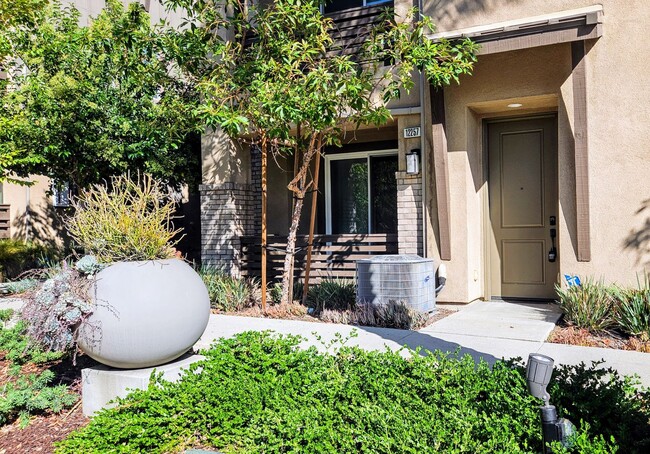 Building Photo - CIELO DR RANCHO CUCAMONGA 91739 (3 BED / 3.5 BATH)