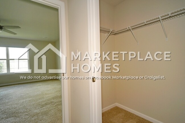 Building Photo - 26035 Gilmore Way
