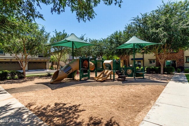 Building Photo - 2720 S Decatur Dr