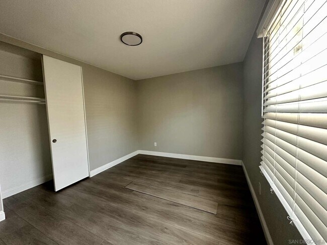 Building Photo - 819 Halecrest Dr