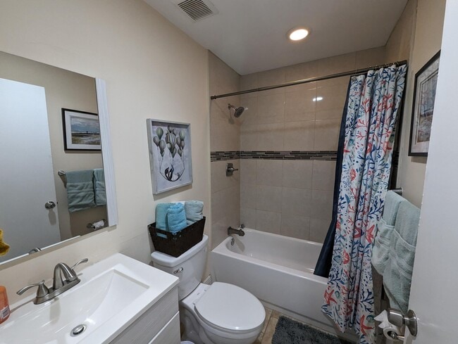 Building Photo - 2394 Zeder Ave
