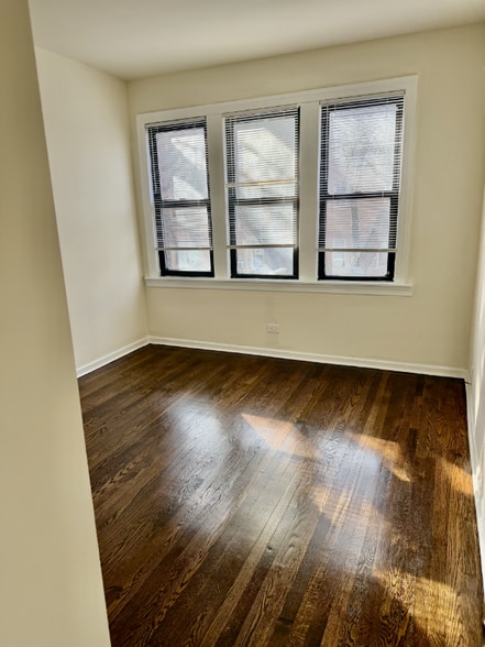 Building Photo - 3410 W Carmen Ave