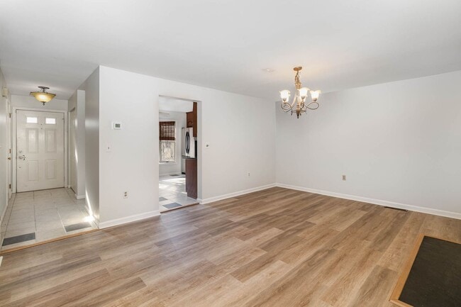 Building Photo - 2039F Raleigh Rd