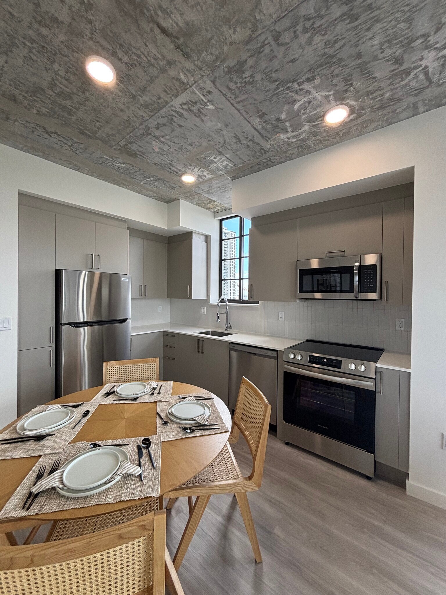 Building Photo - 1740 NW 1st Ave