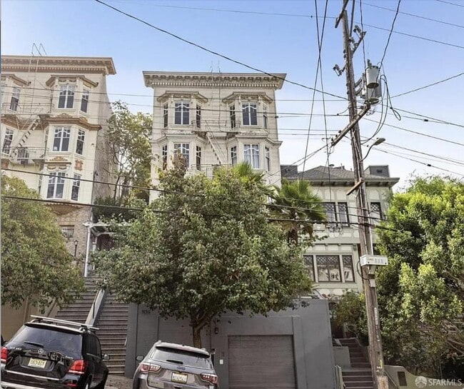 Building Photo - 1159 Green St