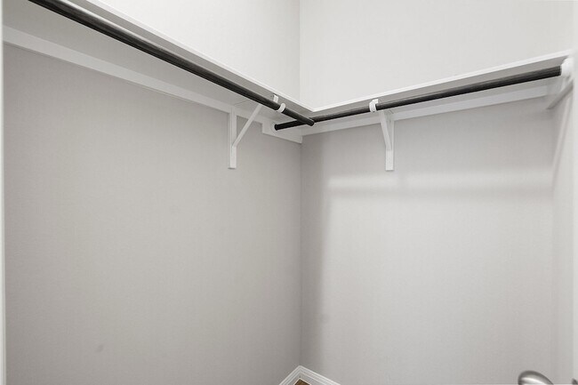 Building Photo - 13024 Tinker St