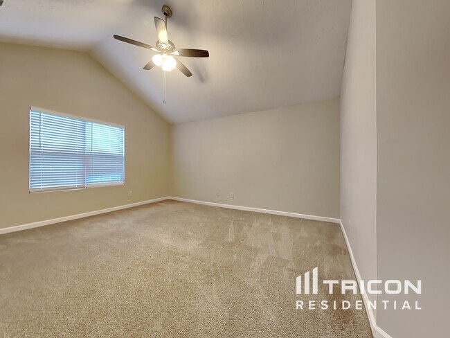 Building Photo - 7061 Saratoga Dr