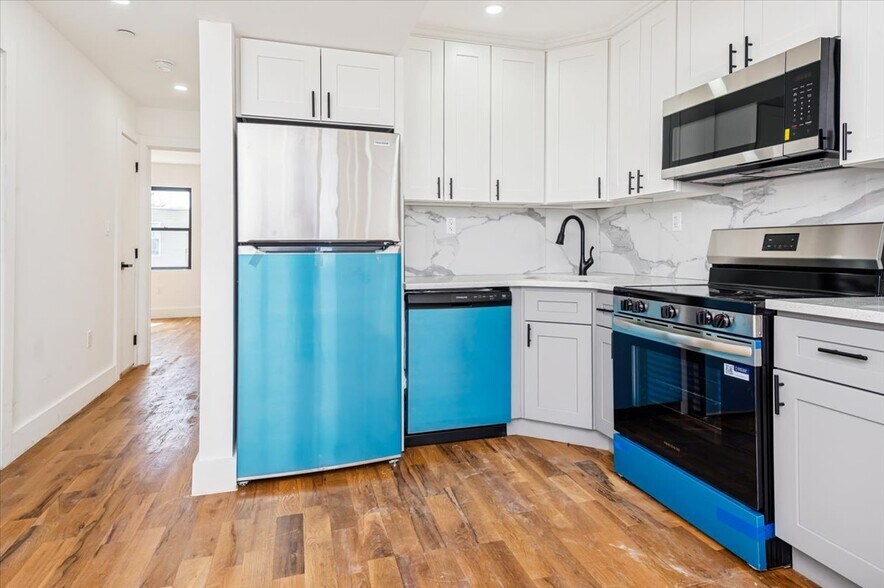 Building Photo - 218-36 133rd Rd