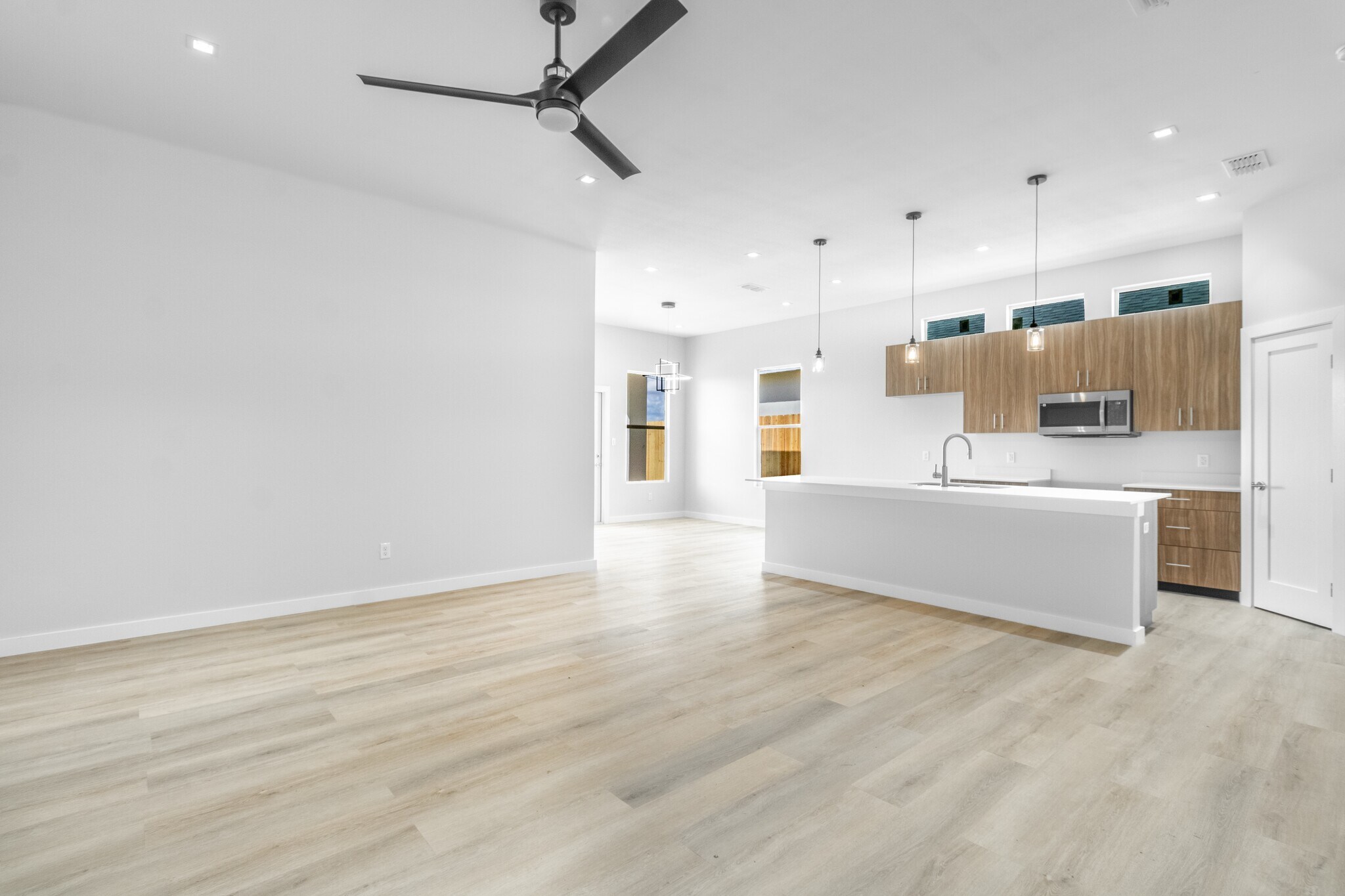 Building Photo - 5312 W Northwood St
