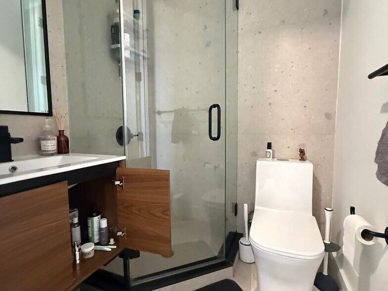 Building Photo - 75 McGuinness Blvd