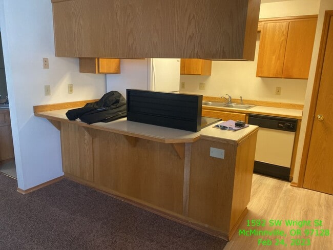 Building Photo - 1592 SW Wright St