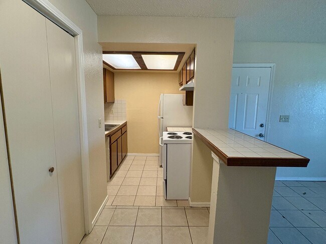 Building Photo - 901 US-77