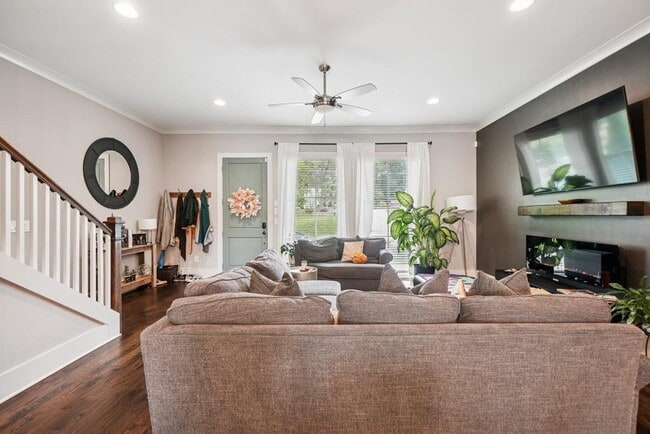 Building Photo - 144 1st Ave NW