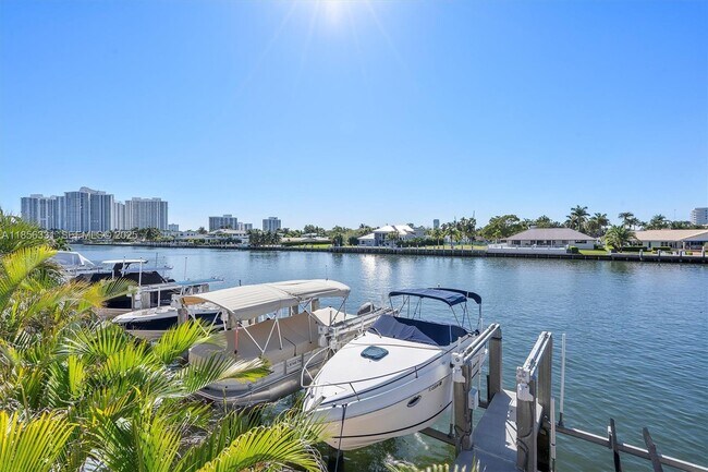 Building Photo - 1980 S Ocean Dr