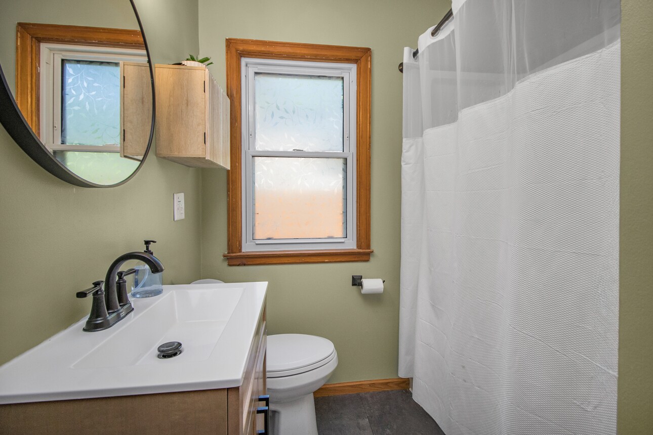 Building Photo - 412 Bircher Ave