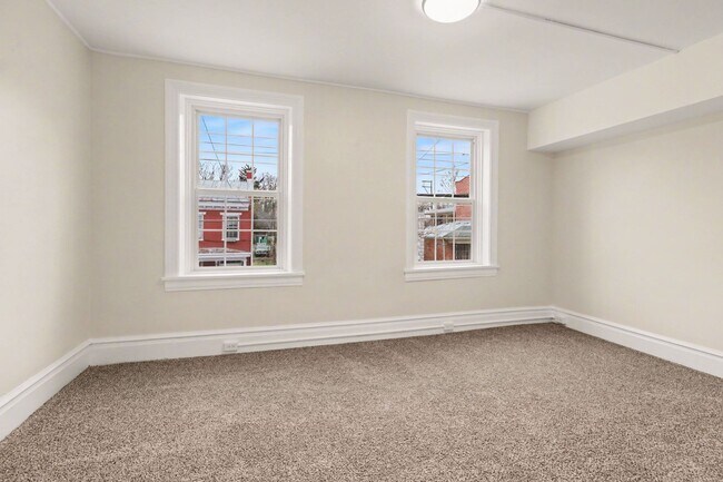 Building Photo - 145 S Pitt St