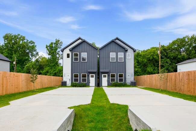 Building Photo - 7841 Sunnyhill St
