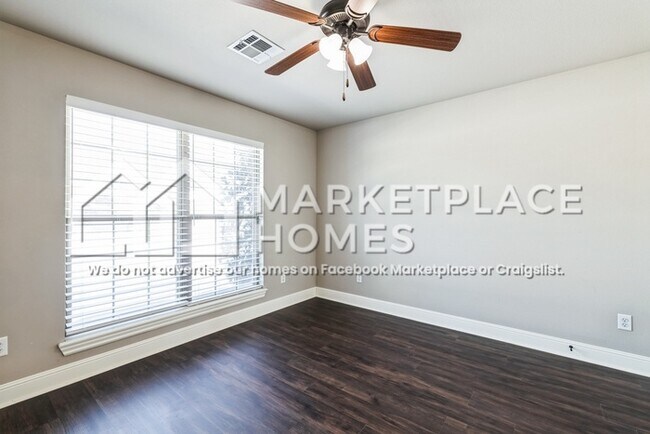 Building Photo - 550 Timber Ridge St