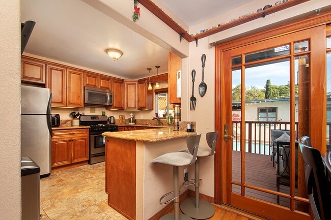 Building Photo - 1921 Rowan St