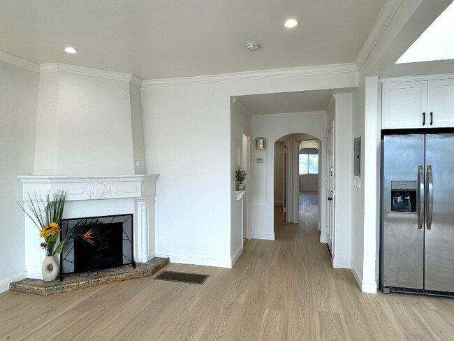 Building Photo - 2626 Moraga St