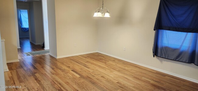 Building Photo - 14 S Indian Valley Ct