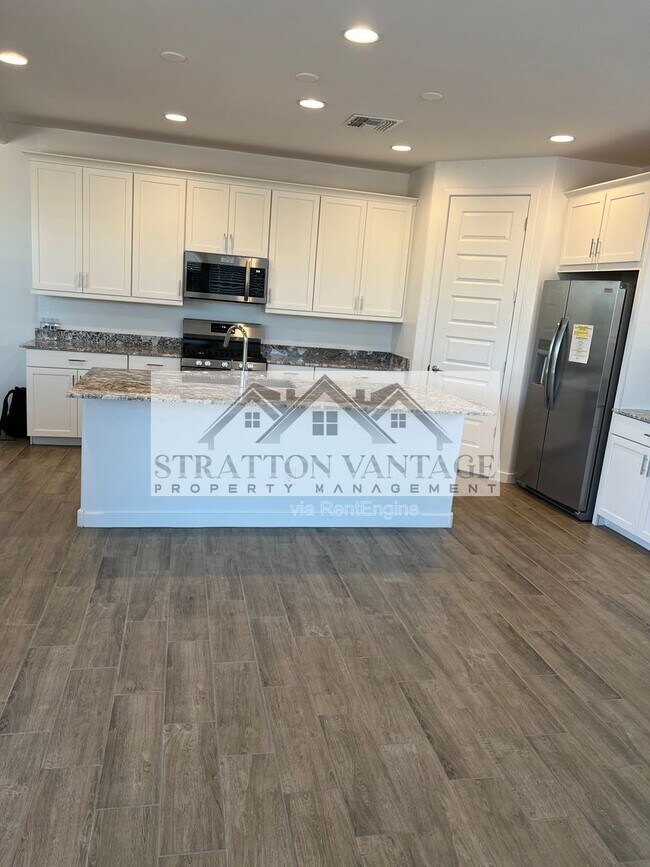 Building Photo - 5626 S 26th Ln