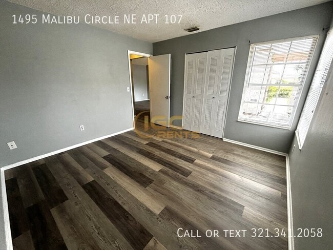 Building Photo - 1495 Malibu Cir NE