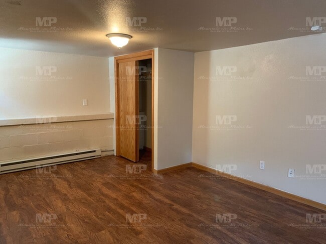 Building Photo - 510 S Howes St