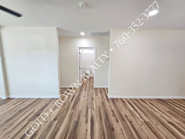 Building Photo - 1070 W Euclid Ave