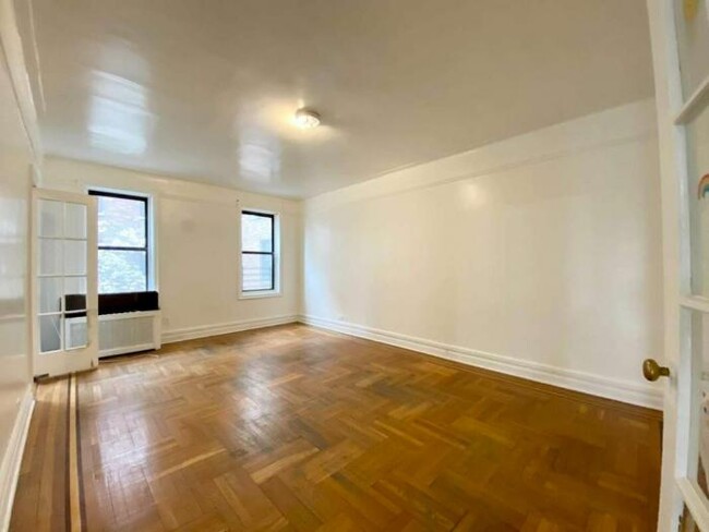 Building Photo - 2 bedroom in BRONX NY 10463