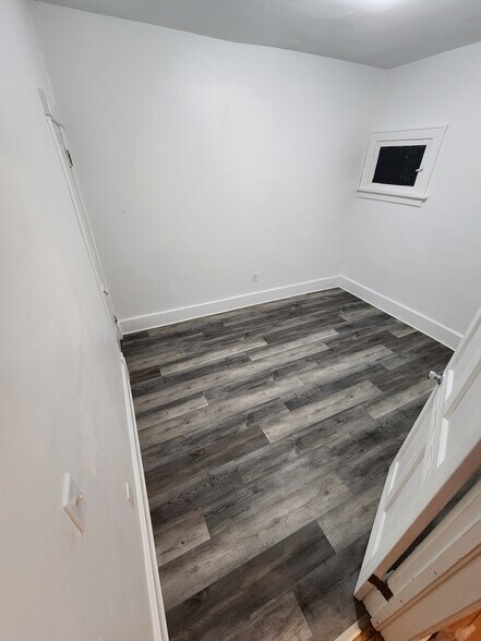 Building Photo - 1513 S 63rd St