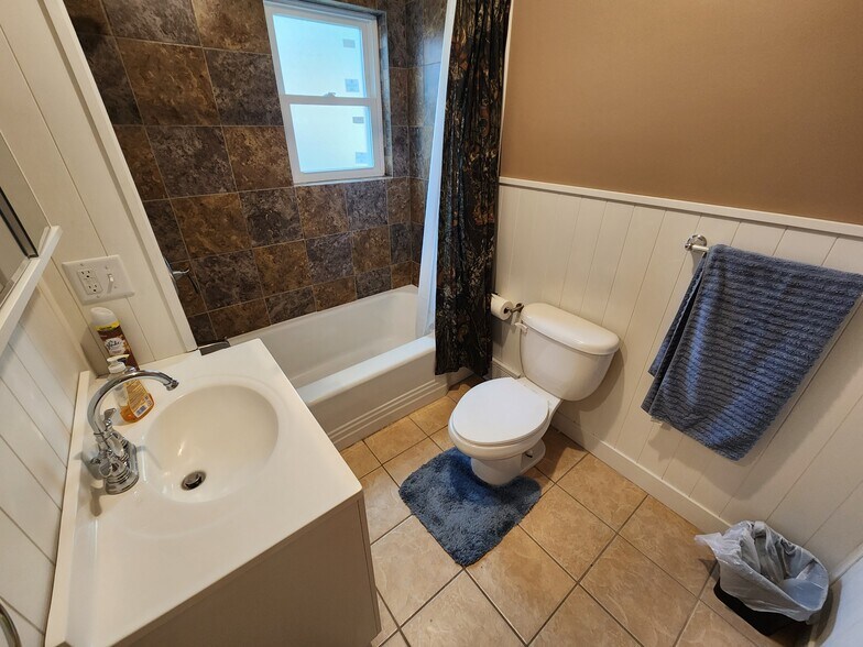 Main floor bathroom - 260 1st St S