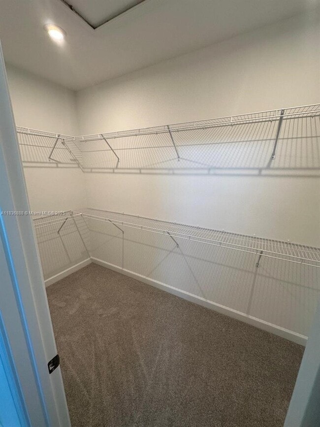 Building Photo - 14051 SW Thorens Dr
