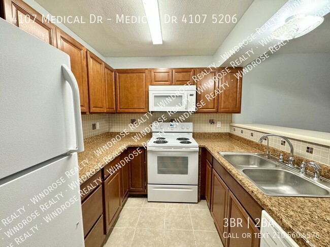 Building Photo - 3 Bedroom 2 Bath Condo in Medical Center!