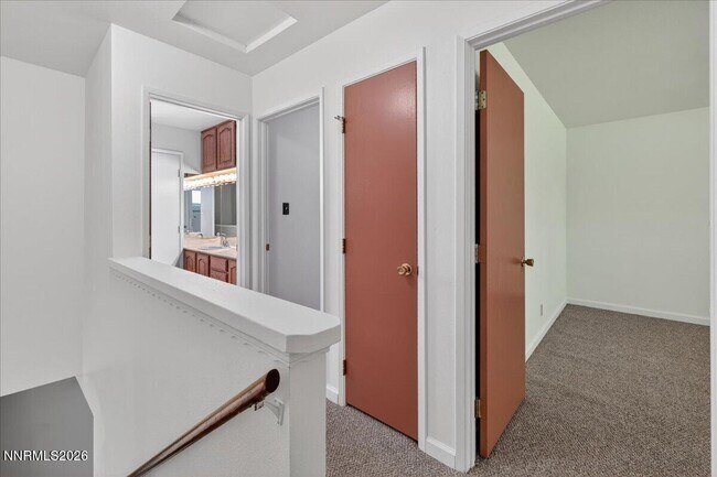 Building Photo - 106 Smithridge Park