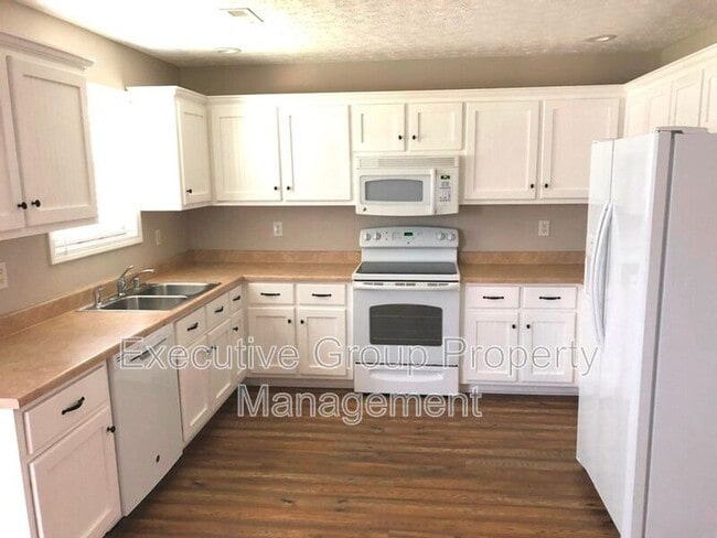 Building Photo - 275 Oxmoor Dr