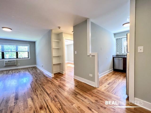 Building Photo - 1 bedroom in HIGHLAND PARK IL 60035