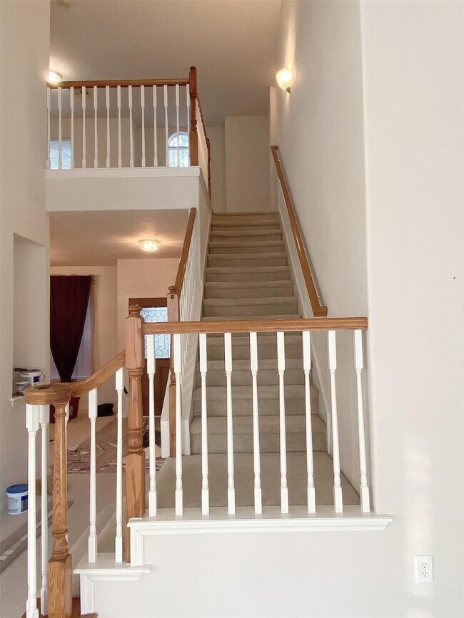 Building Photo - 815 Featherbrook Ct