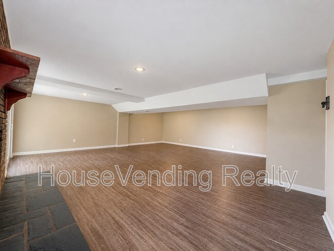 Building Photo - 6204 Trailhead Cir