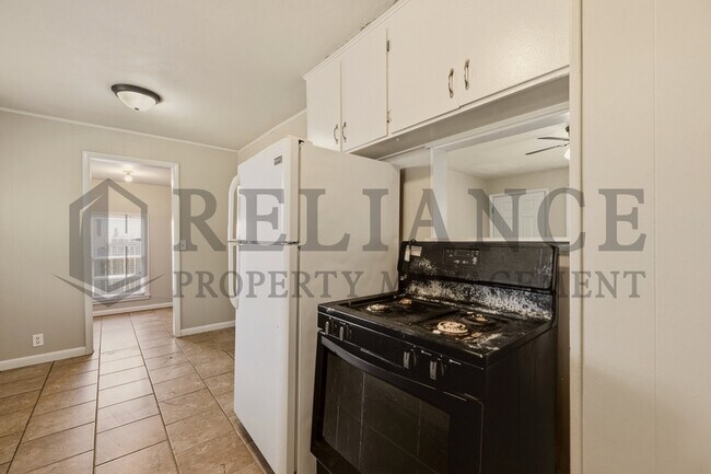 Building Photo - 1843 S Pattie St
