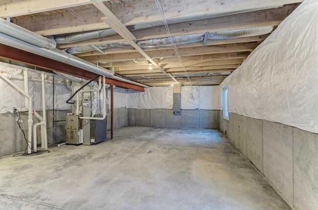 Building Photo - 1834 Baler Ave
