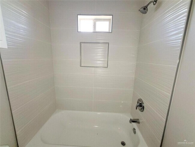 Building Photo - 5804 Sandpiper Ave