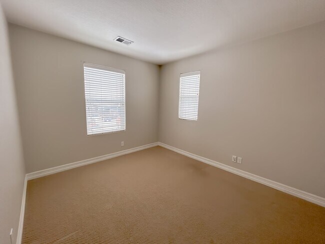 Building Photo - 2846 Iola St