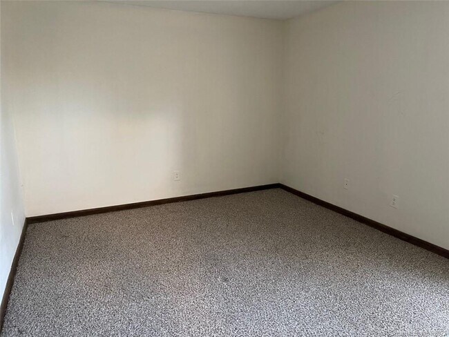 Building Photo - 787 Farmington Ave