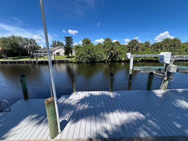Building Photo - FURNISHED SHORT TERM RENTAL - 3 Bed / 2 Bath - Single Family Pool Home - $5,000/month ** Heated S...