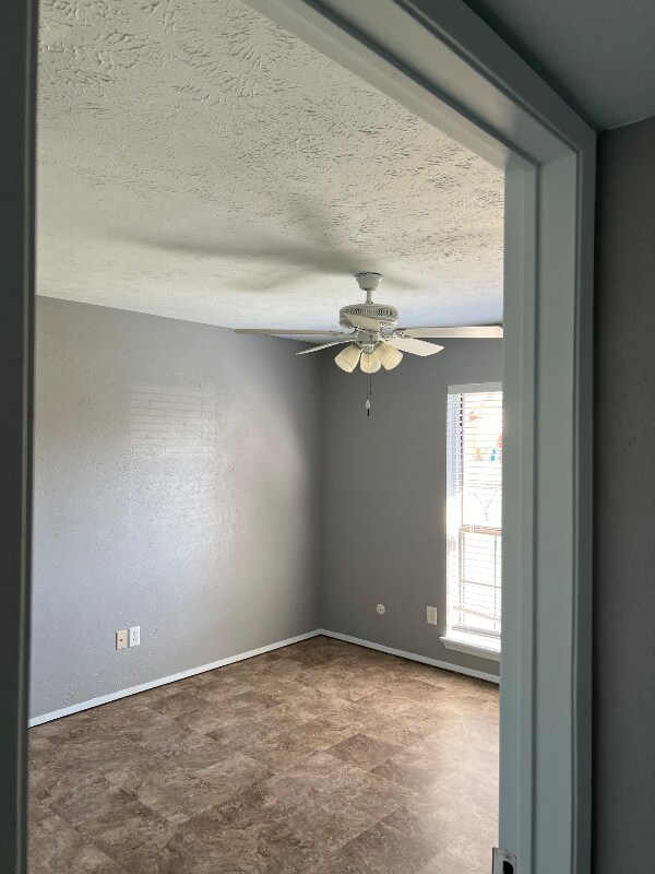 Building Photo - 5329 Knox Dr