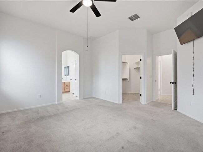 Building Photo - 601 E Pima Meadows Dr