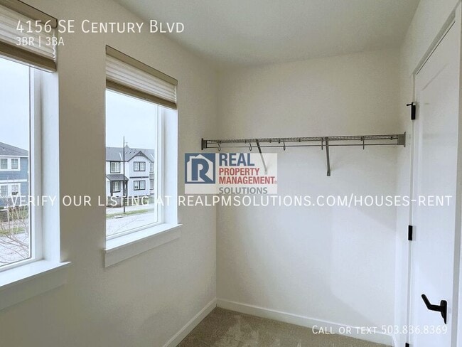 Building Photo - 4156 SE Century Blvd