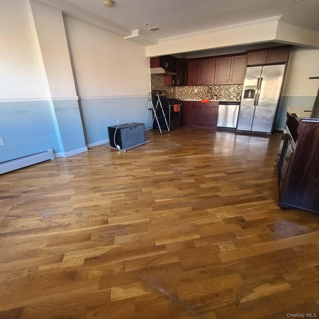 Building Photo - 104-42 164th St